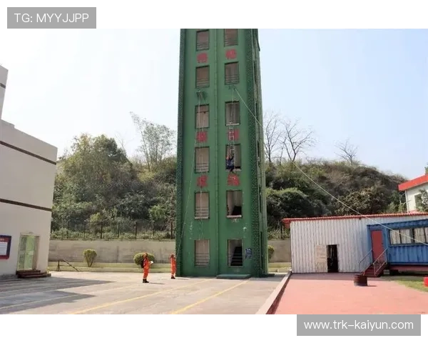 训练基地开放日举行,展示先进训练设施 训练基地开放日举行,展示先进训练设施