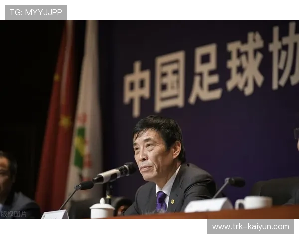 退役运动员转型教练，继续为项目发展贡献经验。