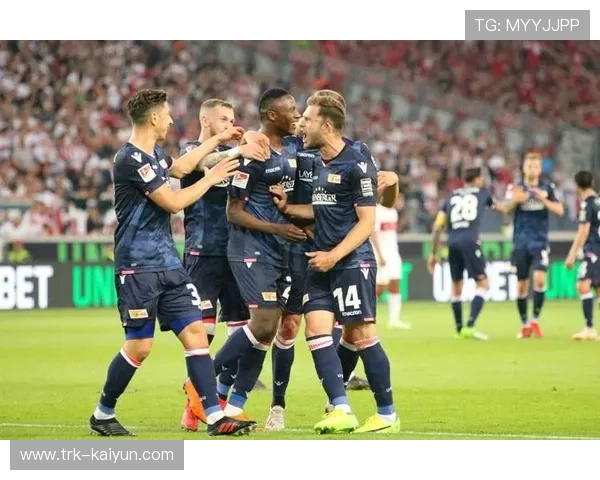 斯图加特主场强势分析:青年军攻势足球吸粉无数 斯图加特主场强势分析:青年军攻势足球吸粉无数