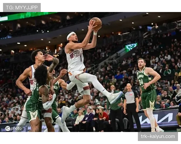 半场战报：骑士领先雄鹿15分，若取胜将稳固东部第三